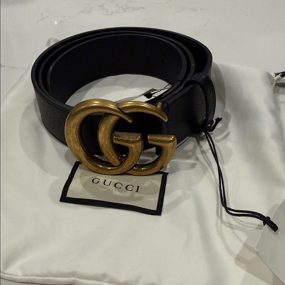 Men Gucci Black Leather Belt W.40 with Gold GG Emblem